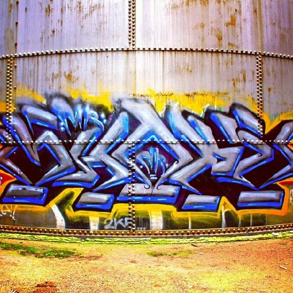 PerfikShape's tweet photo. #shape #shaper #shape2 #graffiti http://t.co/GUQlmxpY