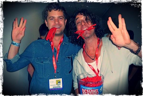 In honor of #FRINGE FINALE heres a PIC of myself and PETER/<a href="/VancityJax/">Josh Jackson</a> discovered in WALTERS LAB