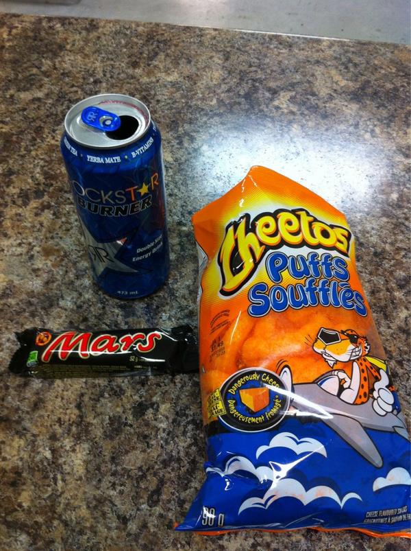 AaronJBuck's tweet photo. Breakfast of champions #asleep #needenergy #7hourstogo http://t.co/YJCwbsKc