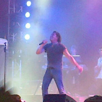 mauri2781's tweet photo. @carlosvives Gracias por llenarnos de felicidad con tu musica!! Excelente concierto http://t.co/d158wyqp