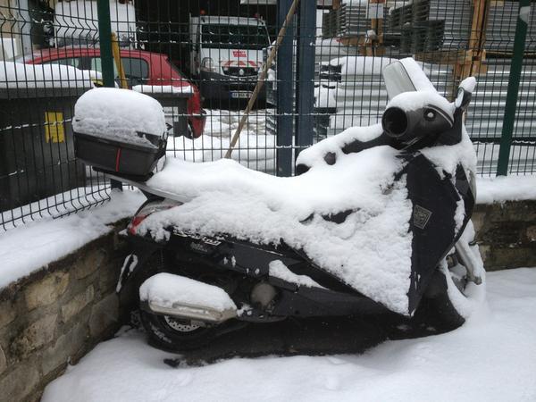 VetusCurrus's tweet photo. Euh!!!! #neigeux non ? http://t.co/W6fo1pqd