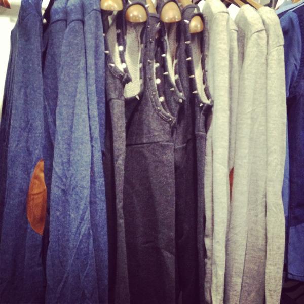 Sweats sweats sweats, spikes/elbow patches, casual wear at your finest 💙