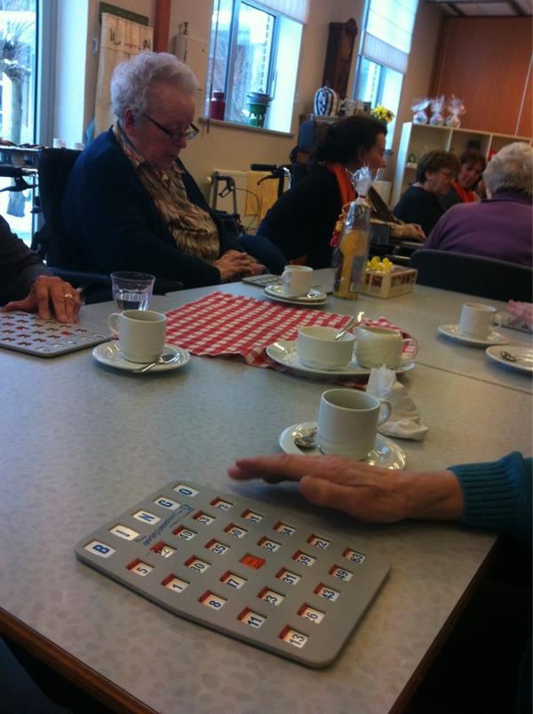 BiancaPranger's tweet photo. En we gaan weer verder! Bingo #Dorus #vrijwilligersdag @RaboSTOS http://t.co/excBg6Ab