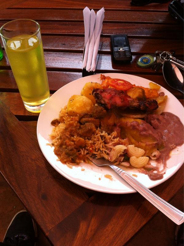 deejaycrim's tweet image. This food tastes like a morning chaw #loveit @LegendsBarkla #buffetsystem