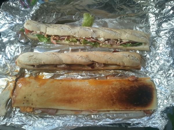 fervar_92's tweet photo. buena comidita con la famila http://t.co/X4bttrfu