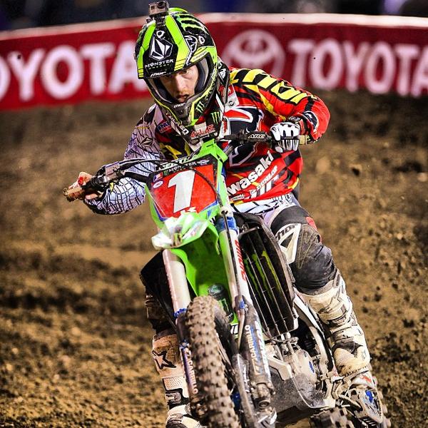 #FightOn <a href="/ryan_villopoto2/">Ryan Villopoto</a> throws off the goggles &amp; pushes on after a tough battle at #A1!