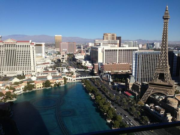 HeyRubes's tweet photo. Just another day in Vegas with an unbeatable @Cosmopolitan_LV view! http://t.co/hSZjSp0e