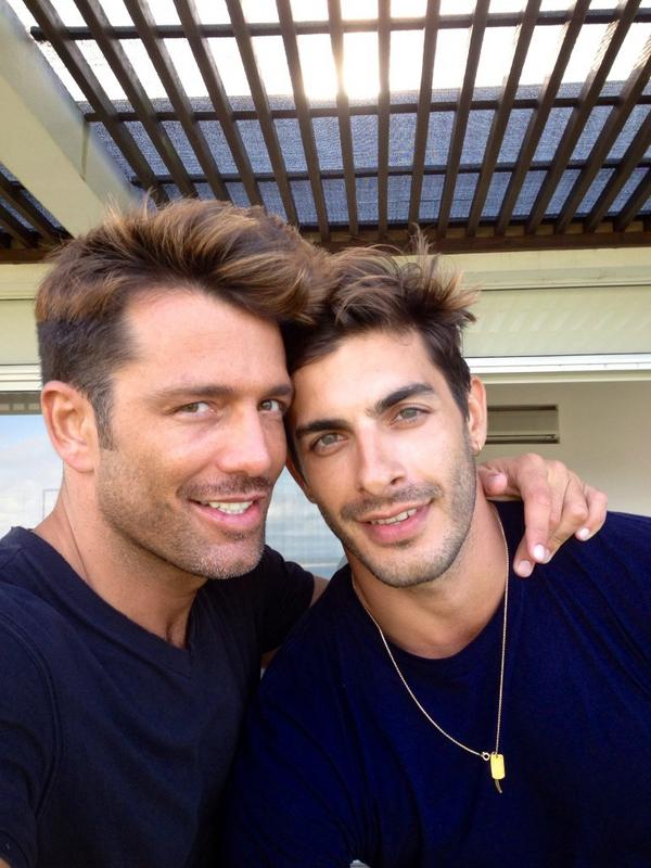 FEDERICODIAZZ's tweet photo. Llegó d Paris mi amigo y top Model Tiago .... #risas #momentosFormidables #Punta2013 http://t.co/bUcwvp3K