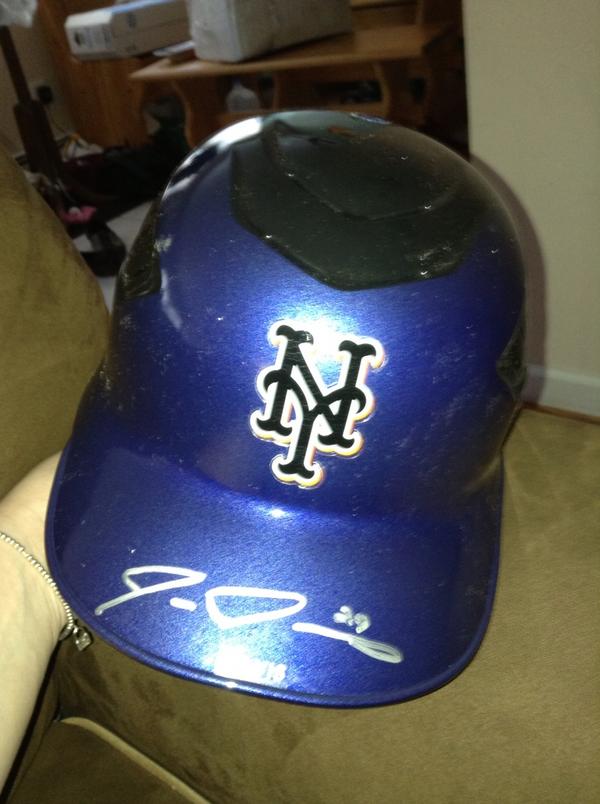 Mets's tweet photo. #MetsHoliday winner! RT @stephfarrar84: Thank you so much @Mets and @Iked29! This is the best way to start the week http://t.co/OkMjndw4