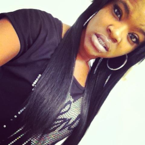 _sheFINEssin__'s tweet photo. 🔥 mommy http://t.co/XNvFNOLk