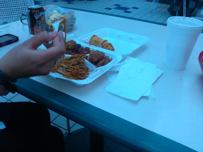 Asian food with the babe. http://t.co/1Ew8ZiXI<a href="/tag/screenshots"class="tags"><span>#screenshots</span></a>