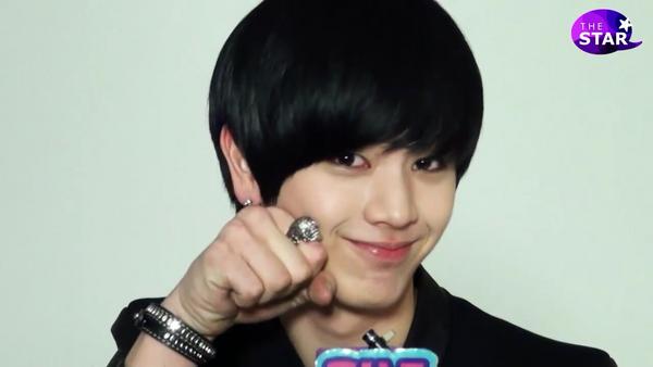 btobkatok_bt's tweet photo. 뿌잉뿌잉 이사진 가져가실거면 리트윗 http://t.co/f2aee23B