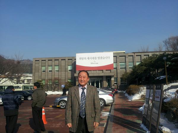 boq11's tweet image. 인수위원회
시민들의 새정부에 대한 기대를 받고있는 삼청동인수위원회 철통보안으로 외부인 출입금지되어있다.^^