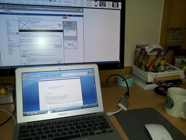 witplex's tweet image. 사무실~  어둡지 않는데 자꾸 어둡게 나오네.