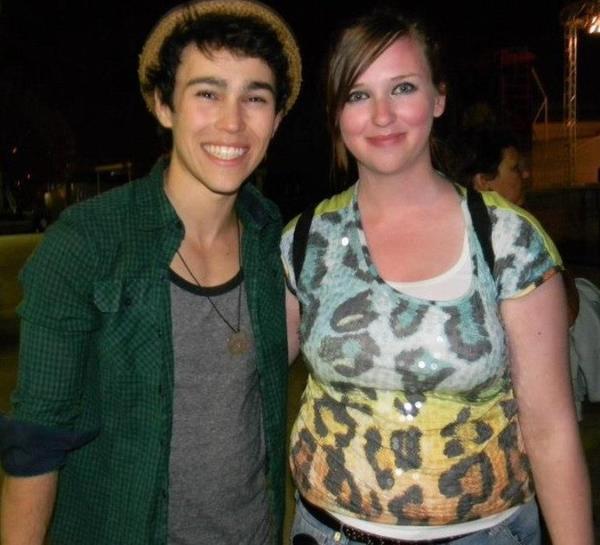 goddessofshaye's tweet photo. @MaxSchneiderOST heres max and i:) http://t.co/vHJCMnOS