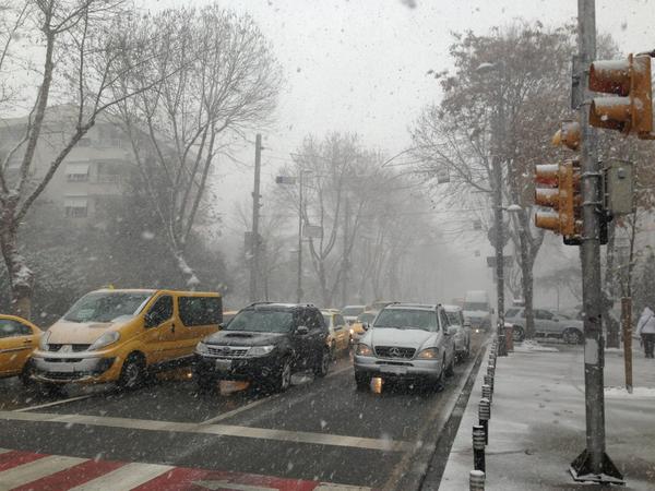 iCadde's tweet image. Bağdat Caddesi Ethemefendi ışıklar kar manzarası...
