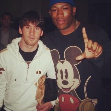 Mokobe113's tweet photo. Ballon d'or ou pas yep moko et lionel Messi je ne blague plus lol international music #TeamMokobe http://t.co/ppO0PsgB