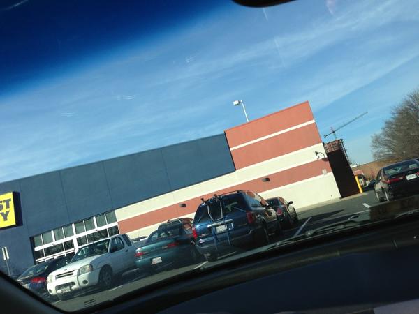 EggPhiYoung's tweet image. @panuwats @SterMySteve @mizzelbensizzle @J_BSn @VickiBoDiki  hey, lets camp for some #ps3s that i'm just gonna return