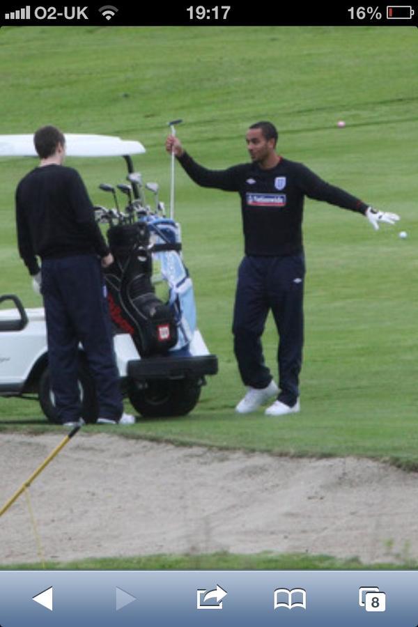 Exclusive pictures confirm that Theo Walcott is looking for another club. (<a href="/mrkennysenior/">damian rock 1978</a>)