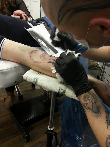 AndyMcCallum's tweet photo. Rafal working today in progress with winehouse portrait! #blackngrey #tattoo #portrait http://t.co/Tekj5QzB
