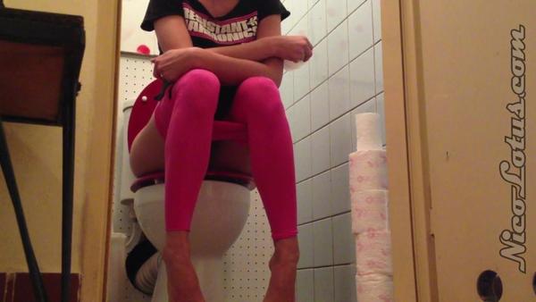 MyDailyPee's tweet photo. #MyDailyPee 10 October #GirlPeeing #PeeClips | House of NicoLotus Daily Pee Clip Update http://t.co/jb5NHi0F http://t.co/rokTUVmK