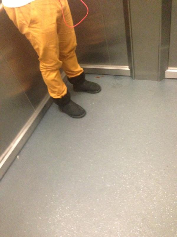 MenInUggBoots's tweet photo. Wrong on Every Level #ChinoWanker #UggBootWanker http://t.co/eS5E014n (@BillSherlock)