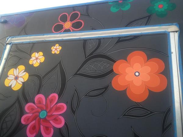 We love the new floral design Jet Martinez is painting on the truck! What do you think? Open for dinner now!