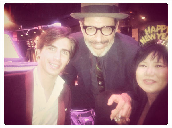 SoniaEte's tweet photo. At Crustocean @TheJeffGoldblum on piano and vocals NYE #1 @AcademyCouture http://t.co/jaPJiZLx