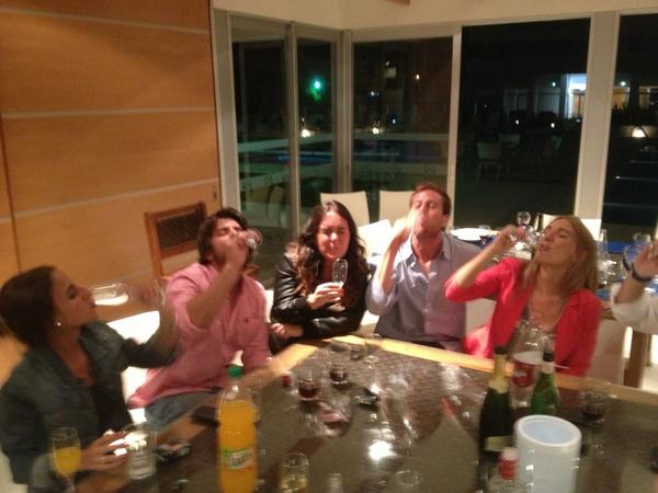 alvaritoramos's tweet photo. @magmartinezrama @gabycaminosg @monoallende ahi va! http://t.co/XUmhoWcS