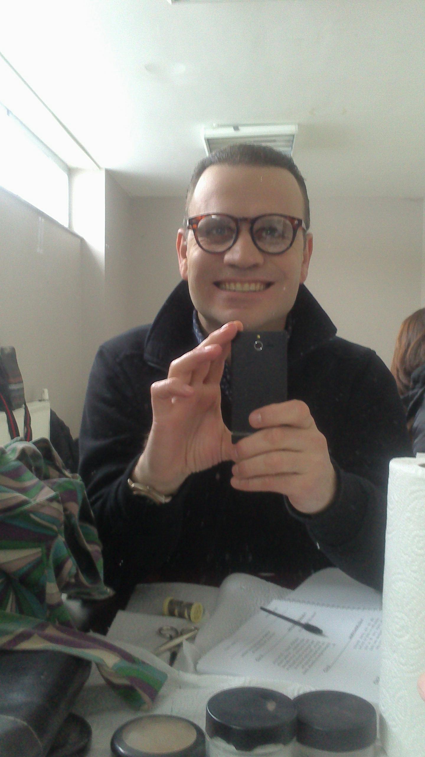 cenk tunali on twitter umutsuz ev kadinlari nda setten bir kare umutsuz ev erkegi sero http t co y86ncdvq twitter