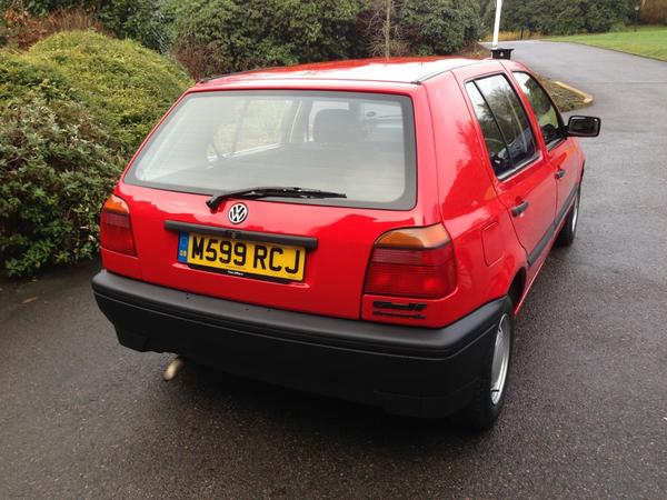 IAmSimonHarris's tweet image. Stop/start technology off of the 1990s. The #Volkswagen Golf #Ecomatic.