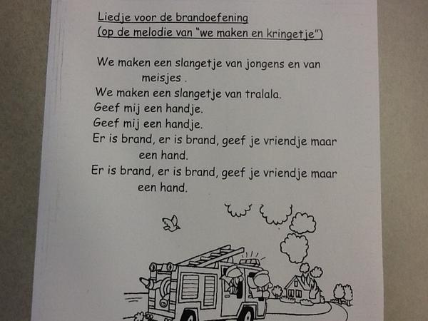 SiskeKlaassens's tweet photo. Liedje voor brandoefening op scholen of crèches. #brandveiligheid begint al op jonge leeftijd. http://t.co/FzFYSX1R