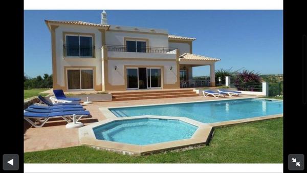 JorneKLK's tweet photo. Vakantie 2013 geboekt! Albufeira it is! Met @simonrijsemus @Rtibben @marknijland1 @sietsekoenjer @Dennis924 http://t.co/O5C1ET4t