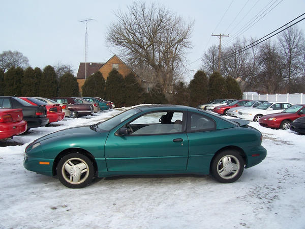 TelegraphAuto's tweet image. 1999 Pontiac Sunfire for $2,595!!!