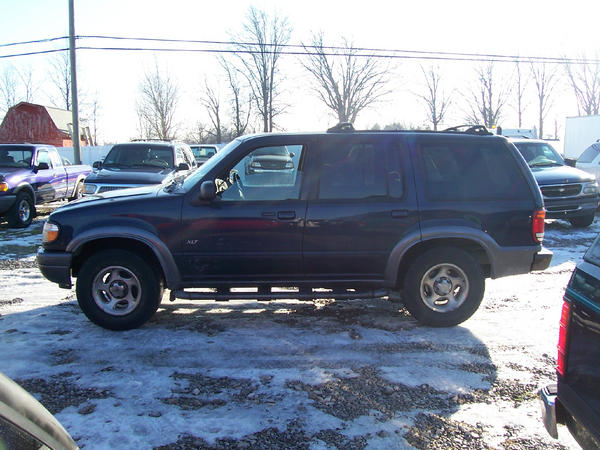 TelegraphAuto's tweet image. 2000 Ford Explorer for $1,995!!!!!