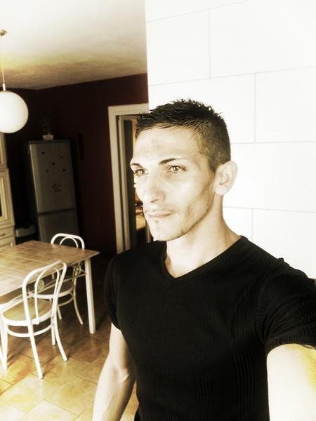 mattdeli's tweet photo. bonjour a tous http://t.co/mRAVEw03