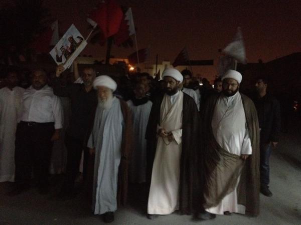 GulfNews77's tweet photo. ١ | الجدحفصي يشارك في مسيرة الهملة الان

#Bahrain @14FebOnLine #Qatif http://t.co/dIlKFAqP