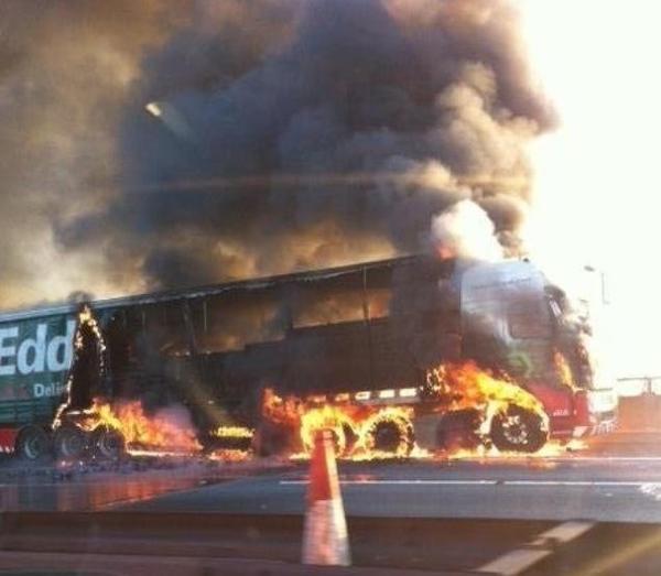 Sue01827's tweet image. @StobartGroup aww poor Eddie Stobart lorry :o( #faileddelivery