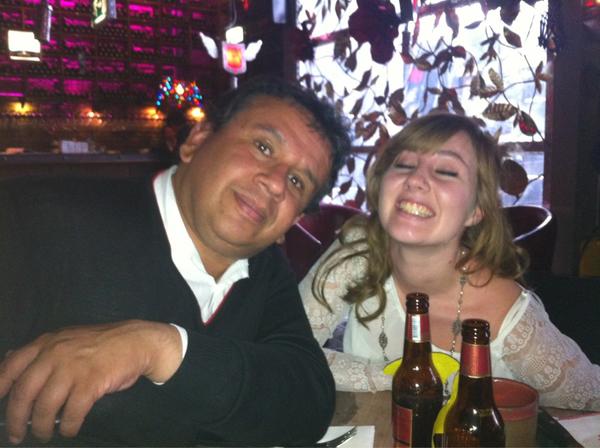 valengomez95's tweet photo. Hola Andres Carne de Res!! http://t.co/0ILzPXhg