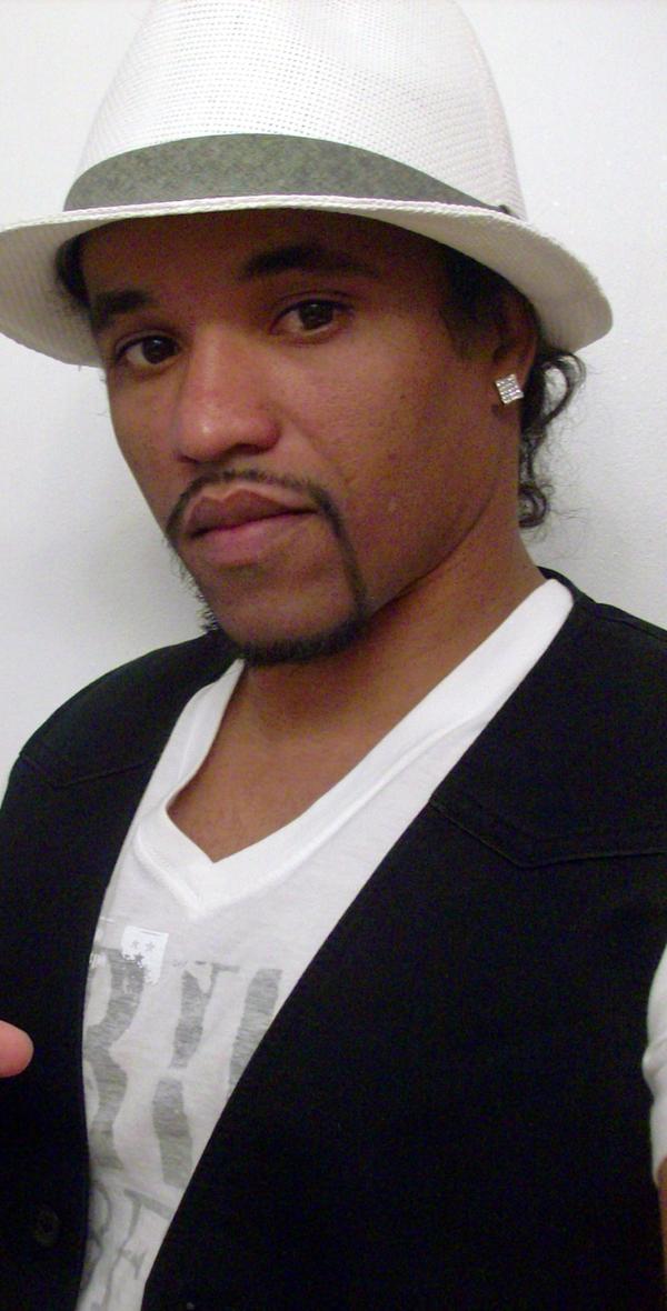 indiojackson's tweet photo. My song " Love ja vou" was recently record for a upcoming artist from Florida.
It will be released in February! http://t.co/tHF0Jl2S