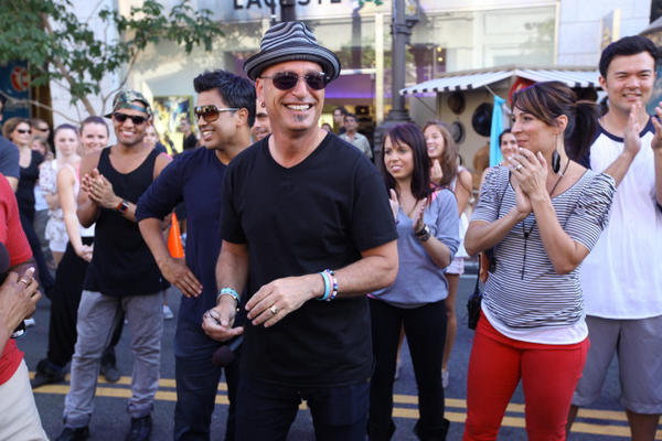 MobbedonFOX's tweet photo. .@HowieMandel &amp; @NAPPYTABS are back tomorrow night with an all-new episode of #mobbed at 8/7c! Photo: http://t.co/qM8bCKha
