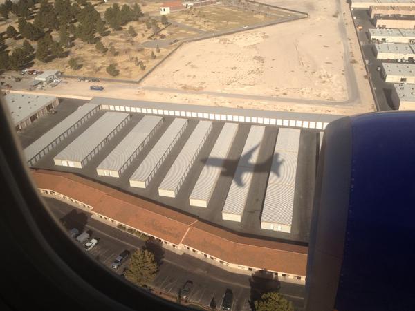 hollyrpeete's tweet photo. Wheels down Vegas! #PlaneShadow #CES http://t.co/sSEoU9HJ