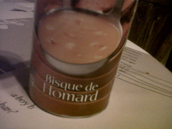 sNickersInt's tweet image. Who needs instagram to tell people what you're eating, when you got a bbcurve and bad lighting? #bisquedehomard