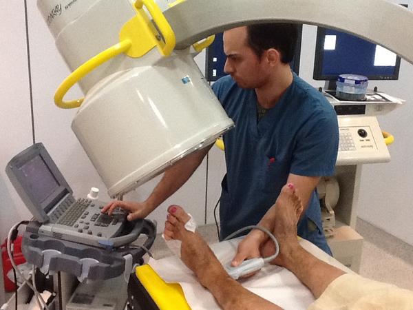 CarlosDuran's tweet photo. Diagnóstico de la Arteriopatia diabética y pie diabético. http://t.co/78BxciFQ