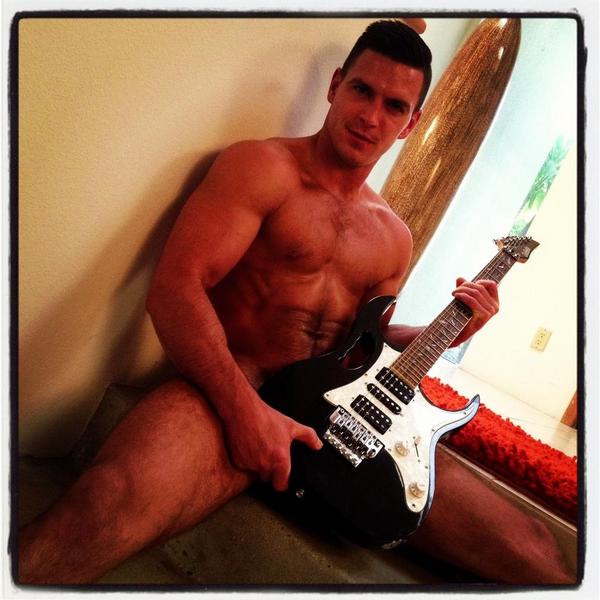 PaddyObrianUSA's tweet photo. We ROCK! with @paddyobrian86 http://t.co/nF55iN67