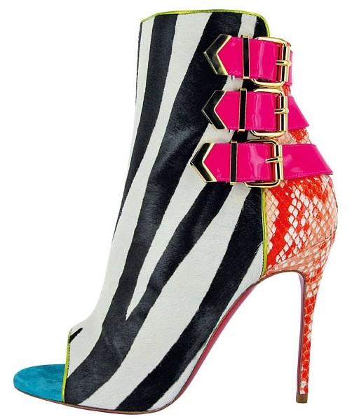 nikileeyoung's tweet image. #LoveAtFirst a must have for ss13