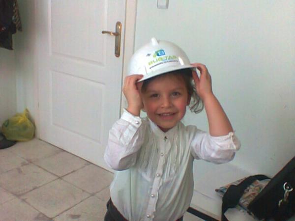 mbostancioglu's tweet photo. Inşaatçı http://t.co/agJLTkH0