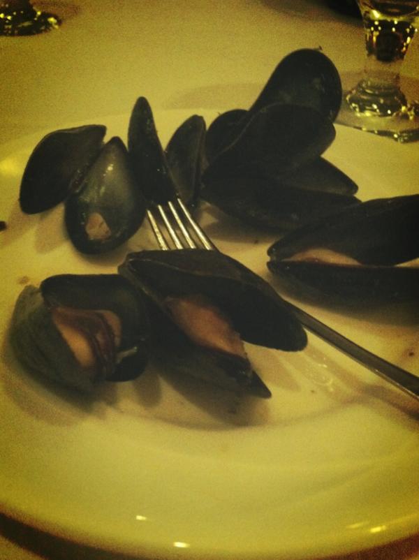 mathews_mc's tweet image. Dinner at Leo's: oysters, mussels, lobster, booze
#expenseaccount