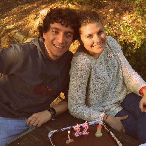 Xarly_bn's tweet photo. 140 caracteres son ridículos para felicitarte. Gracias por enseñarme y compartir tanto. ERES GENIAL @Isaaaa9 http://t.co/kvgZelBM