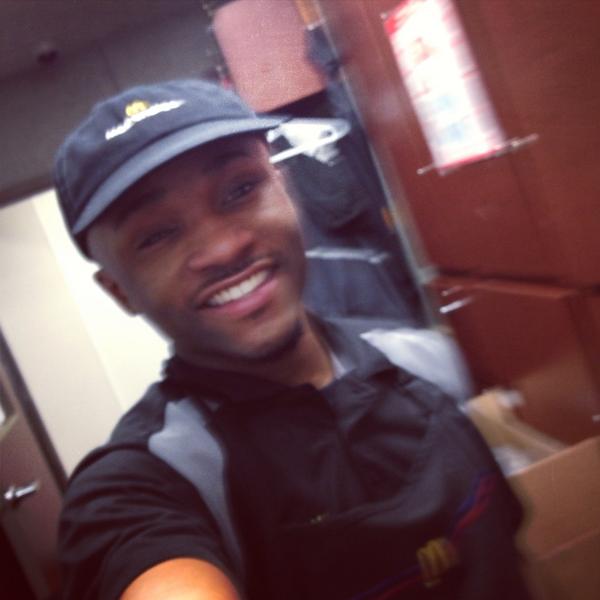 _IBeenOn's tweet image. Me At Work #Tired #AboutToGo #Handsome